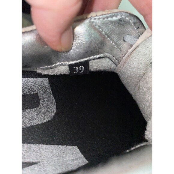 P448 John Women’ Low Top Leather Sneaker size 39/ US 8.5 - Picture 9 of 11